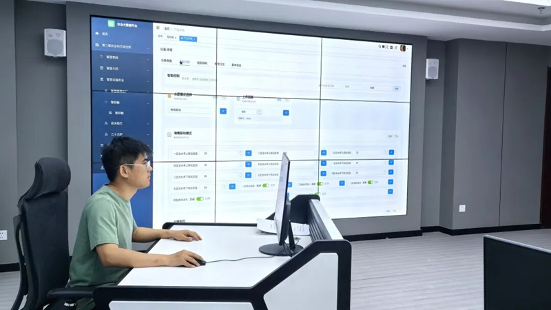 从“靠经验”到“靠数据”:第二师铁门关市第三代智慧大棚里的“科技密码” image